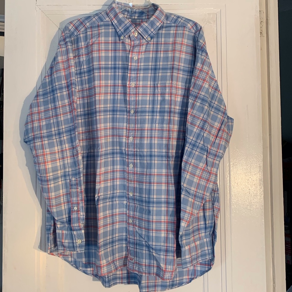 Vineyard vines button down shirt